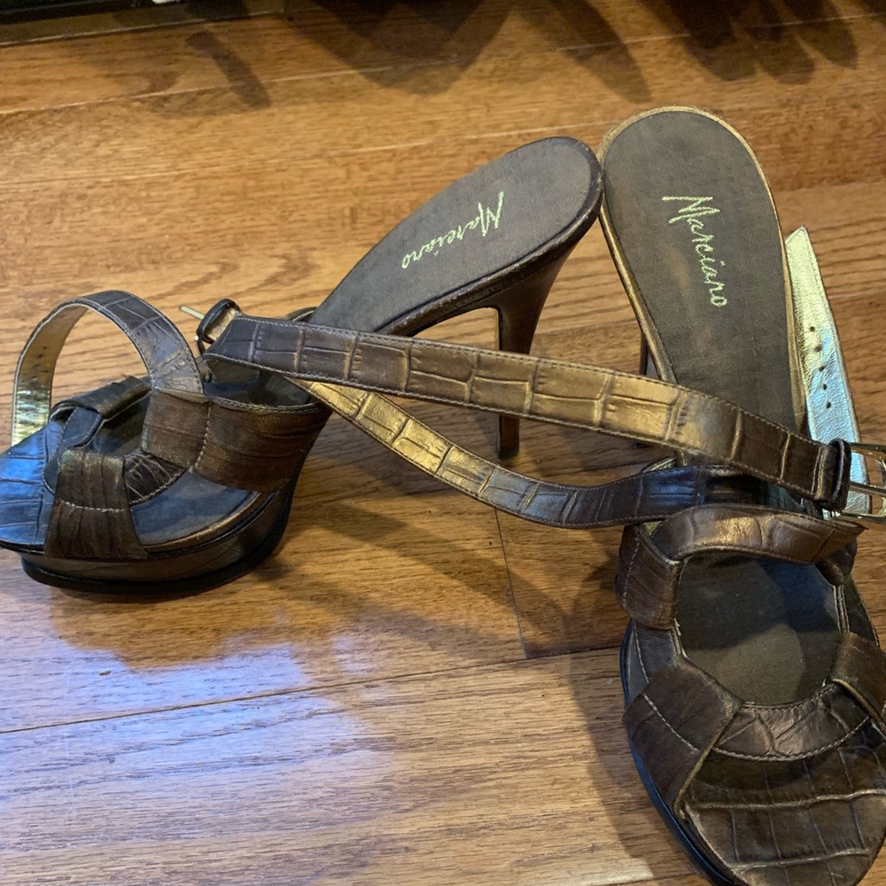 Open toe heels - Picture 2 of 2